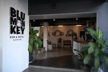 Blu Monkey Hub and Hotel Suratthani entrance