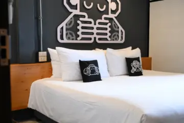 Chimpanzee Pod Superior King Bed