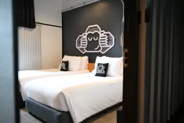 Chimpanzee Pod Superior Twin Bed