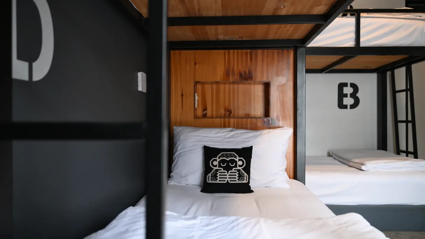 Gorilla Pod private bunk beds