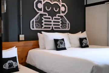 Orangutan Pod double bed with extra bed