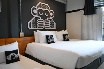 Orangutan Pod double bed with extra bed