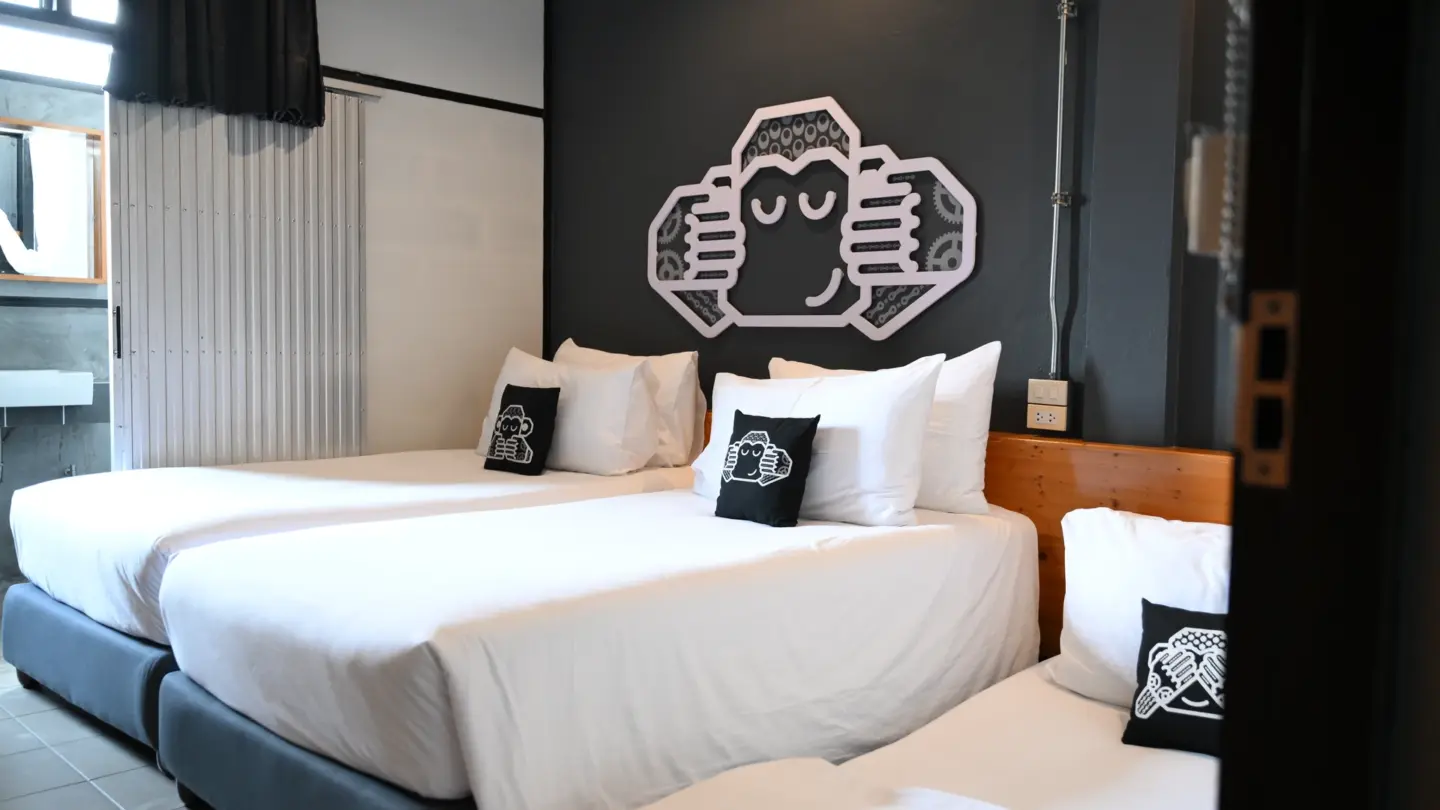 Orangutan Pod twin beds with extra bed