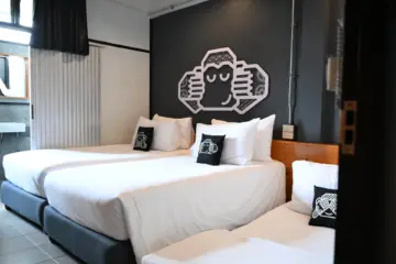 Orangutan Pod twin beds with extra bed