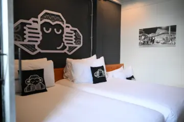 Orangutan Pod twin beds with extra bed